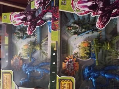 新品未開封品　ALIENS TRANSFORMING ACTION SET Alien Xenomorph Warrior Action Figure Set - Toys Collection