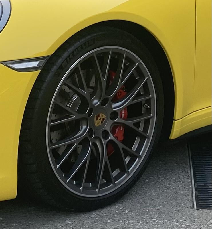 送料込み⭐︎MICHELIN PILOT SPORT 4S 235/35ZR20 Michelin Pilot Sport 4S Performance Tire, 235/35ZR20 (92Y