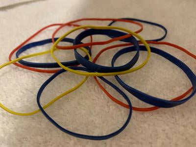 Universal Rubber Bands Size 32 – 3 X 1/8 – 820 Bands Per 1lb Pack (UNV00132) - View #3