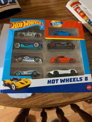 Hot Wheels Cars & Trucks Set with 1 Exclusive Car - 1:64 Scale - 8