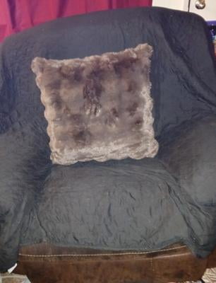 Better Homes & Gardens 22x22 White Bubble Faux Fur Pillow, Soft
