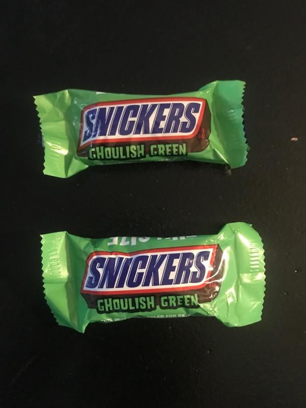 SNICKERS, Fun Size Chocolate Bars, 18.71 oz Jumbo Candy Bag