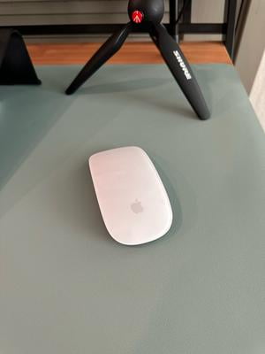 Apple Magic Mouse - Black Multi-Touch Surface, Magic Mouse - Black