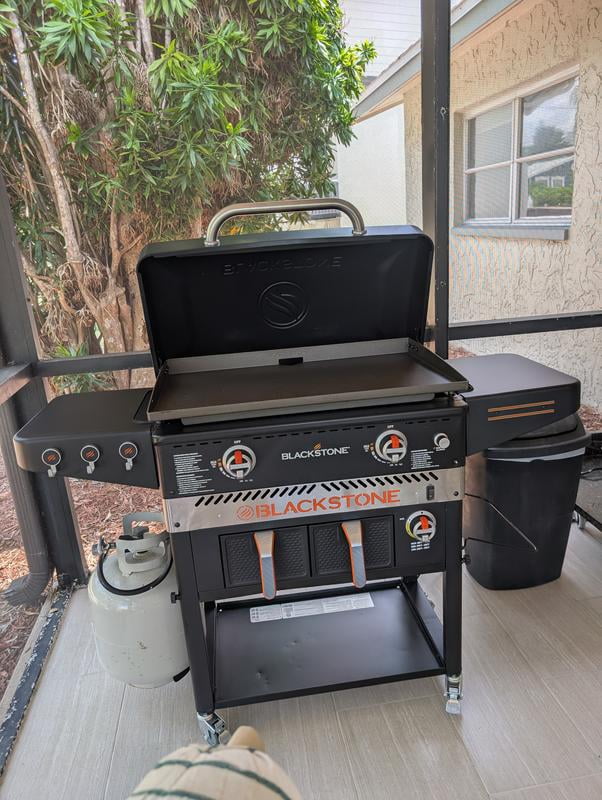 Blackstone Outdoor Flat Top 2-Burner 28