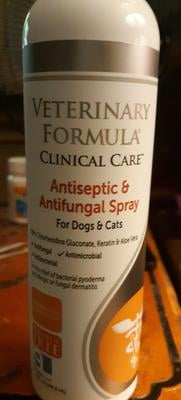 veterinary formula clinical care antiseptic and antifungal spray for dogs and cats