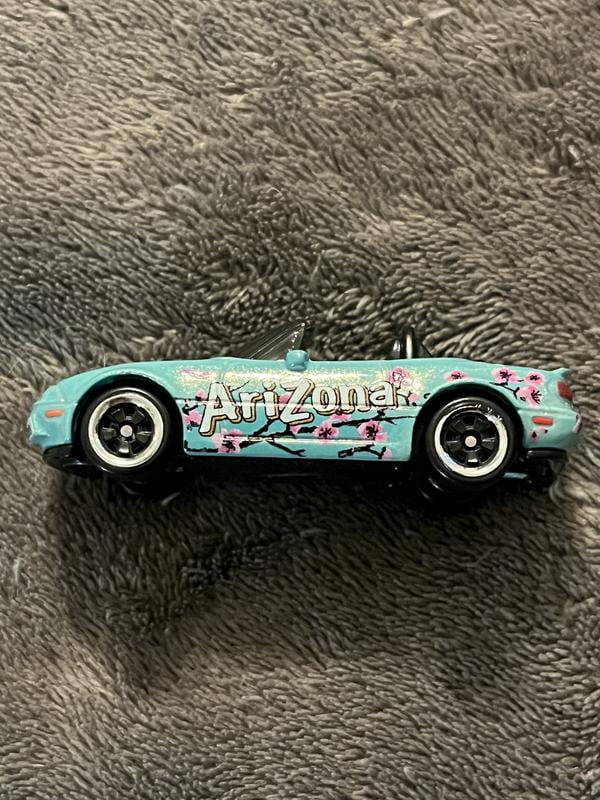 Hot Wheels Silver Series Arizona Iced Tea Mazda MX-5 Miata 1:64
