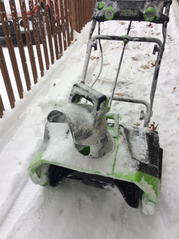 Greenworks-Pelle à neige sans balais avec batterie de 4Ah, 2605602