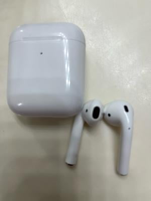 Apple AirPods第2世代 with Wireless… Amazon.com: Apple AirPods Wireless Ear Buds, Bluetooth