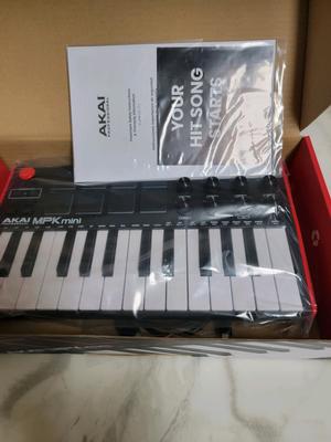 AKAI Professional MPK Mini MK3 25 Key USB MIDI Keyboard Controller