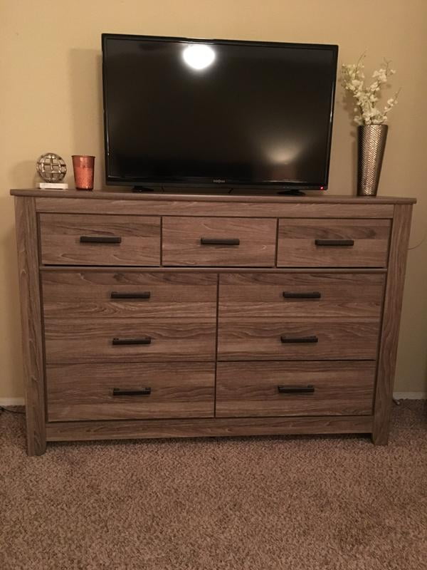 Ashley Zelen 7 Drawer Wood Double Dresser In Brown Com