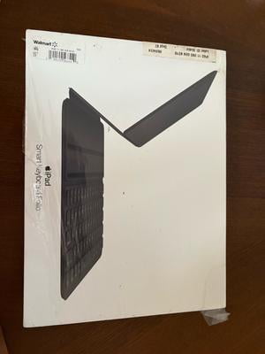 Apple Smart Keyboard Folio (for 11-inch iPad Pro - 1st or 2nd
