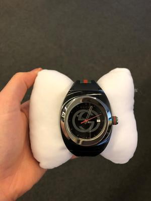 特別価格！GUCCI SYNC 46MM Swiss Striped Rubber Strap 3色 Gucci Sync Unisex Swiss Black Striped Rubber Strap Watch