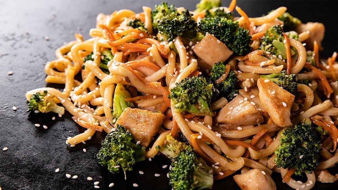 Griddle chicken lo mein
