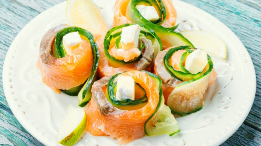 Smoked salmon roll-ups