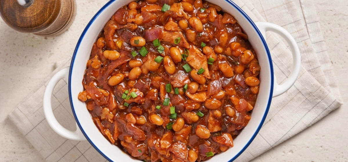 Easy baked beans with bacon