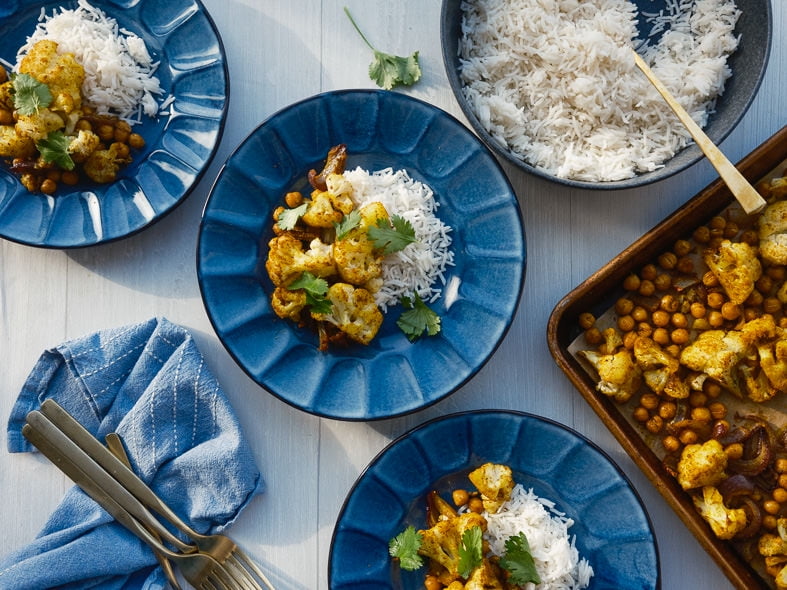 Spicy chickpea and cauliflower sheet pan curry