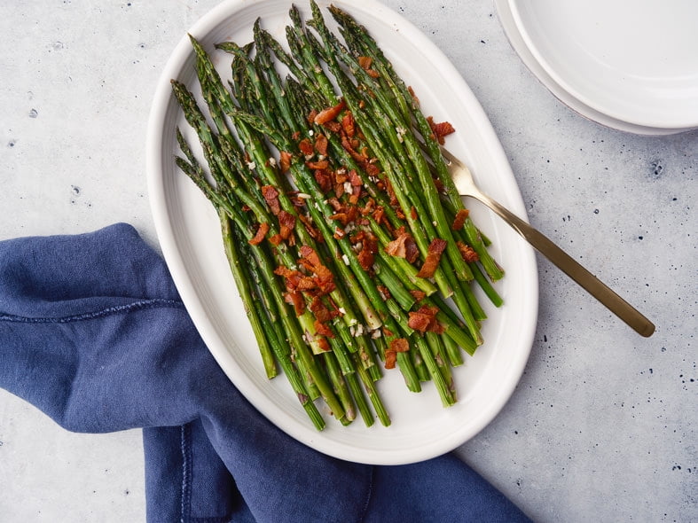 Asparagus with bacon crumble
