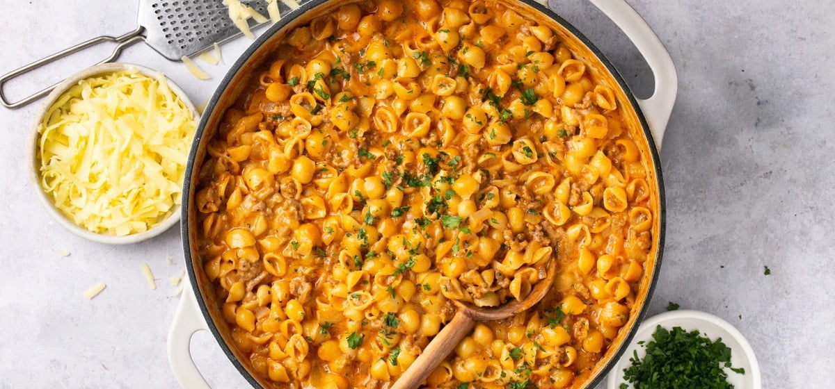 Creamy beef and shells