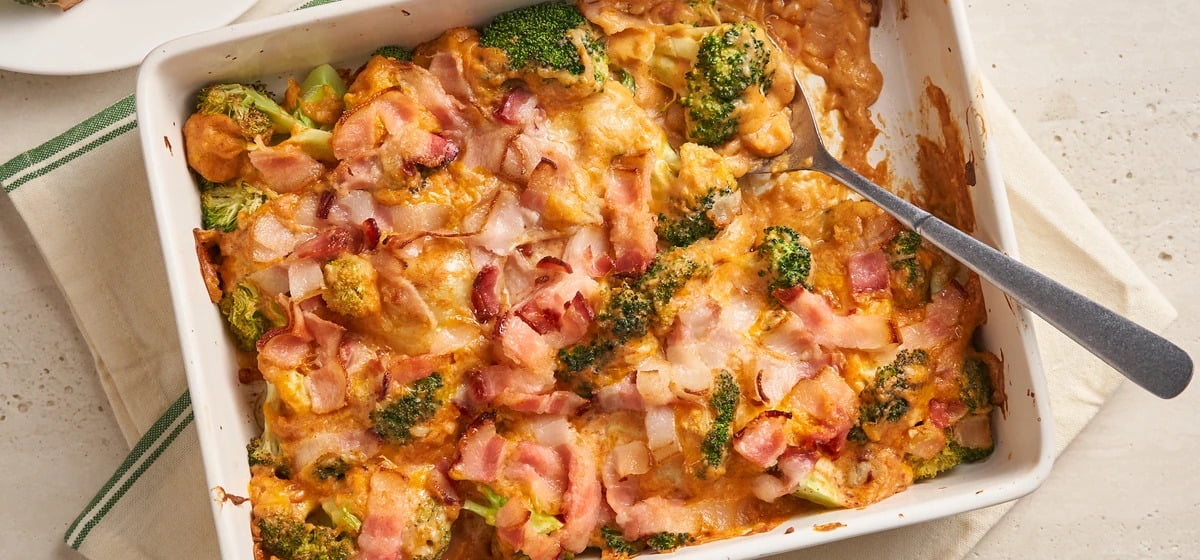 Cheesy broccoli casserole with bacon Recipe