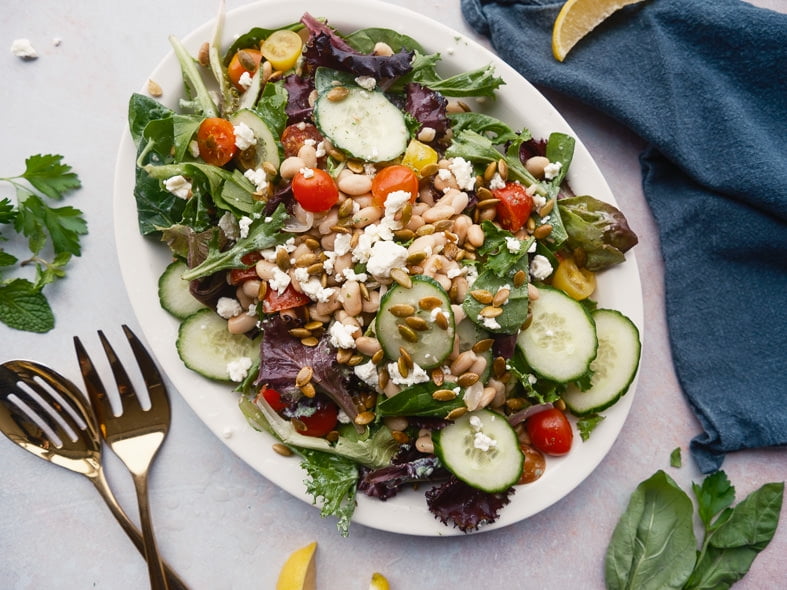 Green goddess salad with white beans