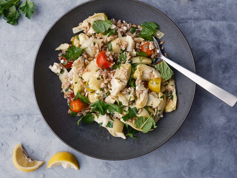 Farro salad with herbs and artichoke hearts