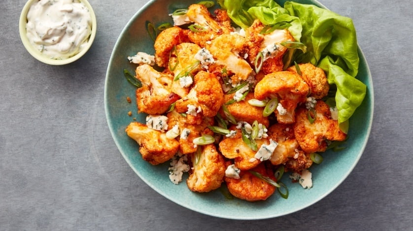 Air-fryer buffalo cauliflower bites