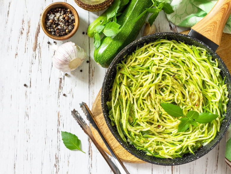 Zucchini noodles with pesto