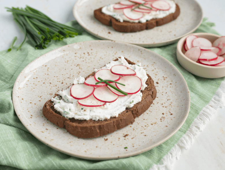 Radish toasts with goat cheese & chives