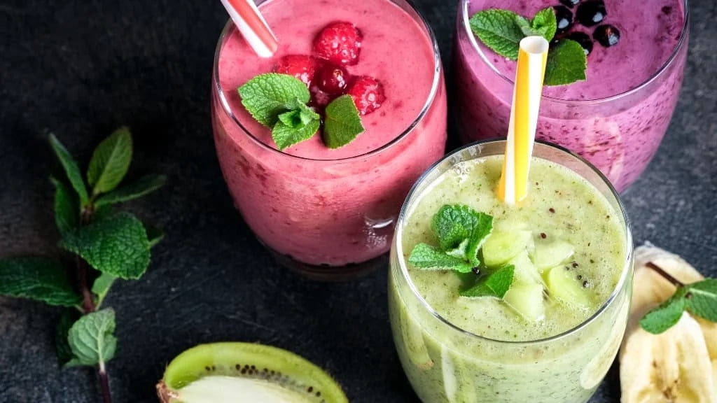 Bebidas refrescantes: recetas fáciles para el verano