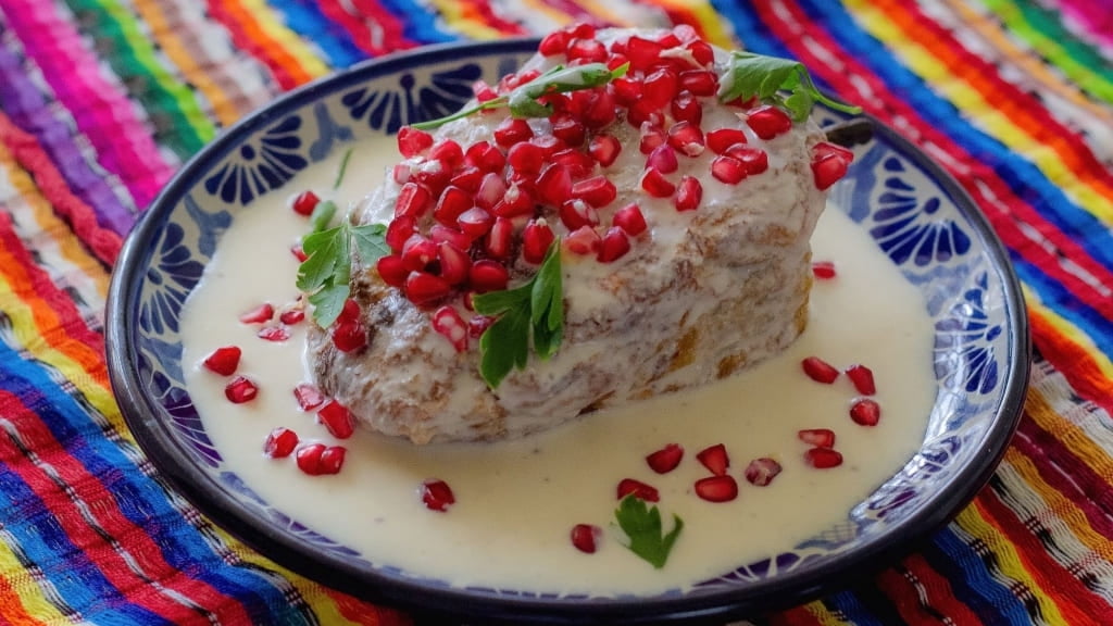 Tradicional receta de chiles en nogada