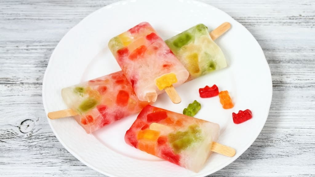 Ingredientes para paletas de limón y gomitas