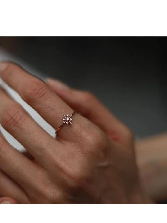 0.13 Ct Round Cut Simulated Diamond Women's Snowflake Ring 14K Yellow Gold Over