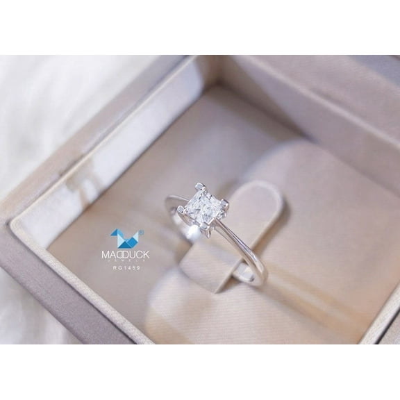 0.40 Cts Princess cut Cubic Zirconia / Sterling Silver 925 Ring / Rhodium plated Nickel-Free / MadDuckJewels RG1459 / Thailand Jewelry