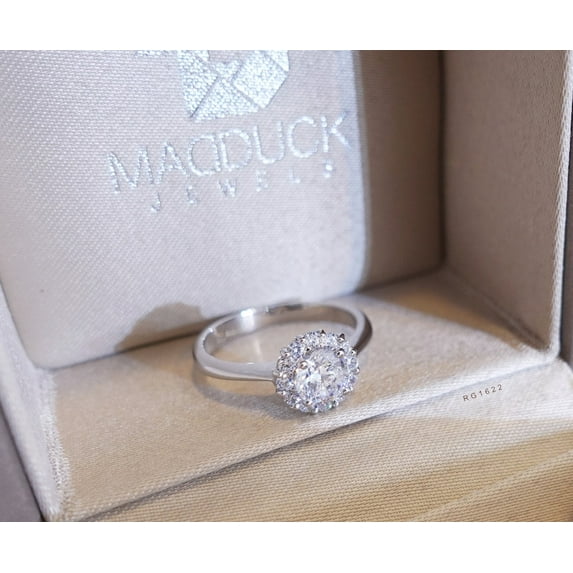 0.55 Cts Cubic Zirconia / Sterling Silver 925 Ring / Rhodium plated Nickel-Free / MadDuckJewels RG1622 / Thailand Jewelry