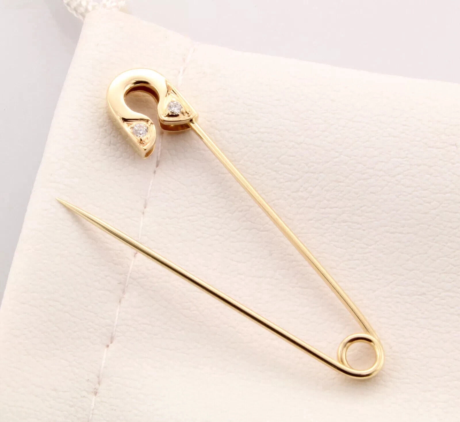 1.00Ct Round Cut Simulated Diamond Safety Shape Women's Brooch Pin 14K Yellow Gold Plated 925 Sterling Silver