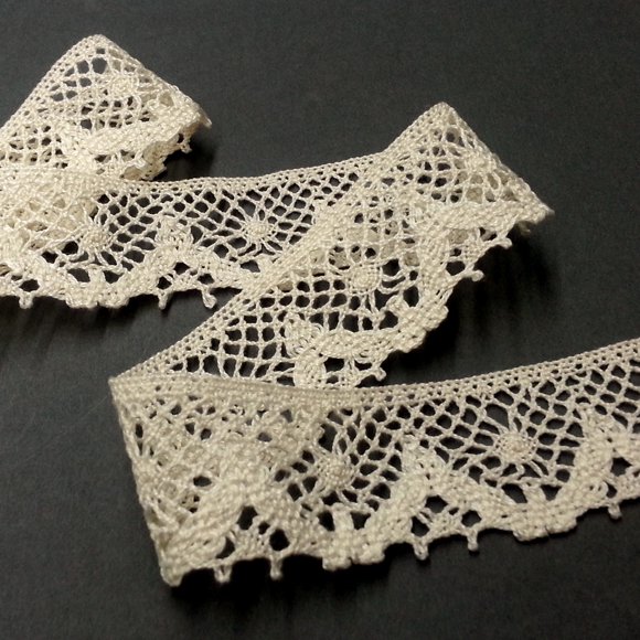 1-1/2" Vintage Cluny Cotton Lace Trim, Natural, 2-yards, BS-1003