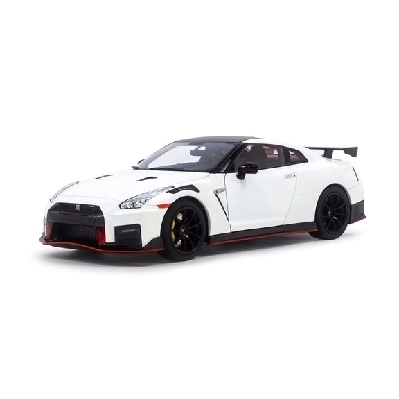 1:18 Paudi Nissan GT-R Nismo R35 LHD 2022 White Color Diecas Static Model Car Collectible Gift
