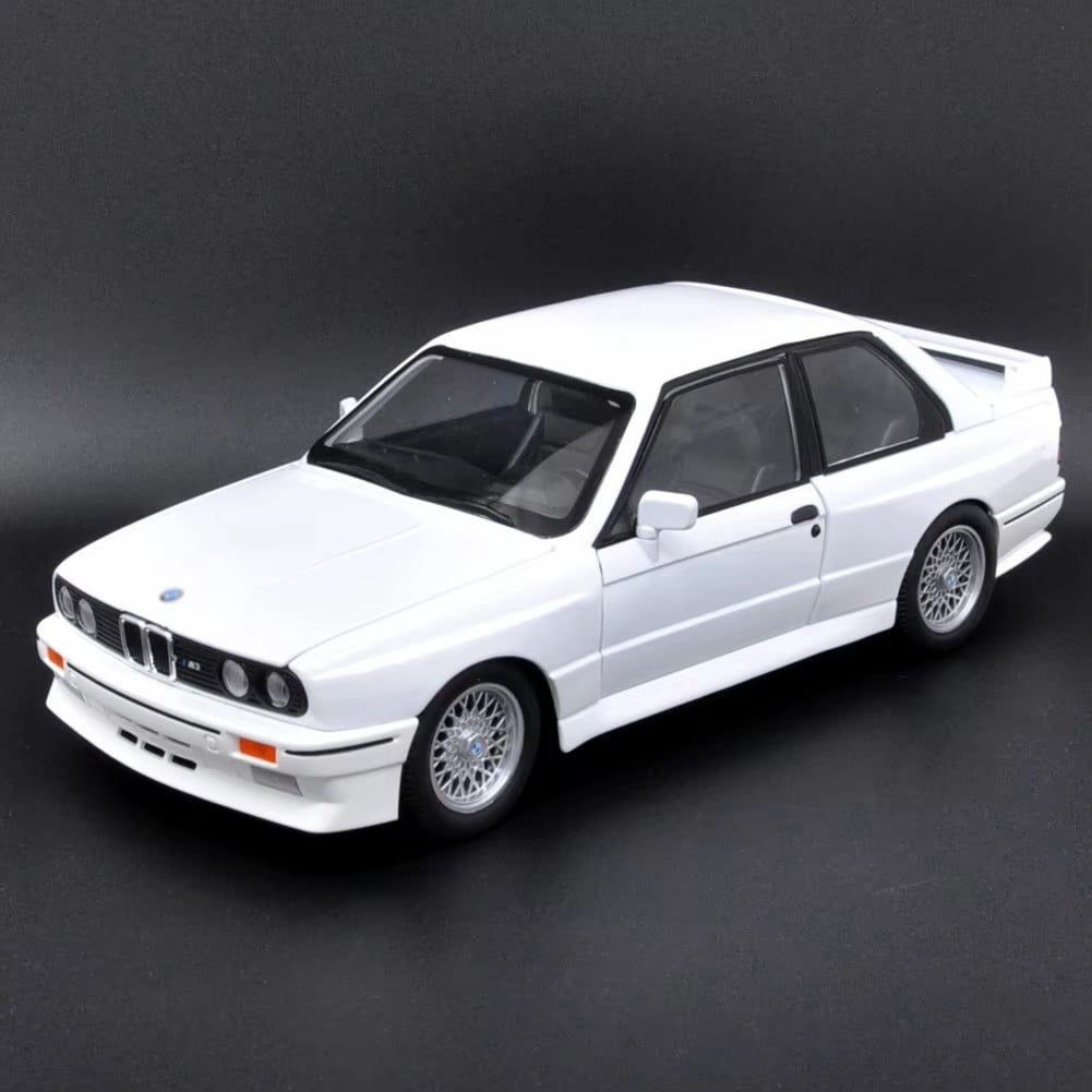 1: 24 Suitable for 1988 BMW M3 E30 alloy sports car model die-casting metal sound and light children's toy