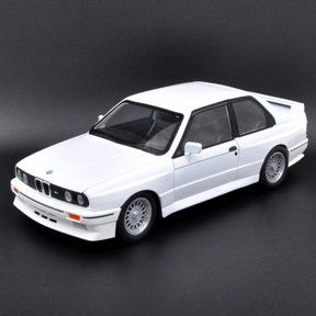 1: 24 Suitable for 1988 BMW M3 E30 alloy sports car model die-casting metal sound and light children's toy