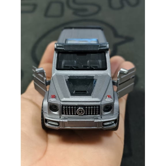 1/36 Scale G-Class Diecast SUV Model with Open Doors, Pull-Back Toy Car for Kids