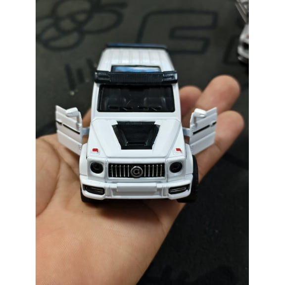 1/36 Scale G-Class Diecast SUV Model with Open Doors, Pull-Back Toy Car for Kids