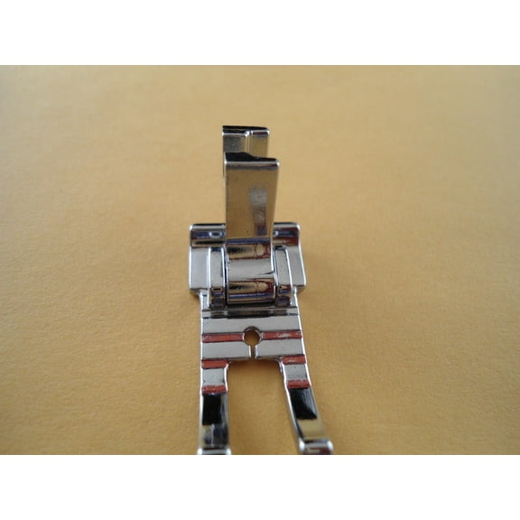 1/4" Metal Patchwork Quilting Foot Singer Featherweight 221, 222 Other Low Shank Brother Pfaff Kenmore etc #P60801