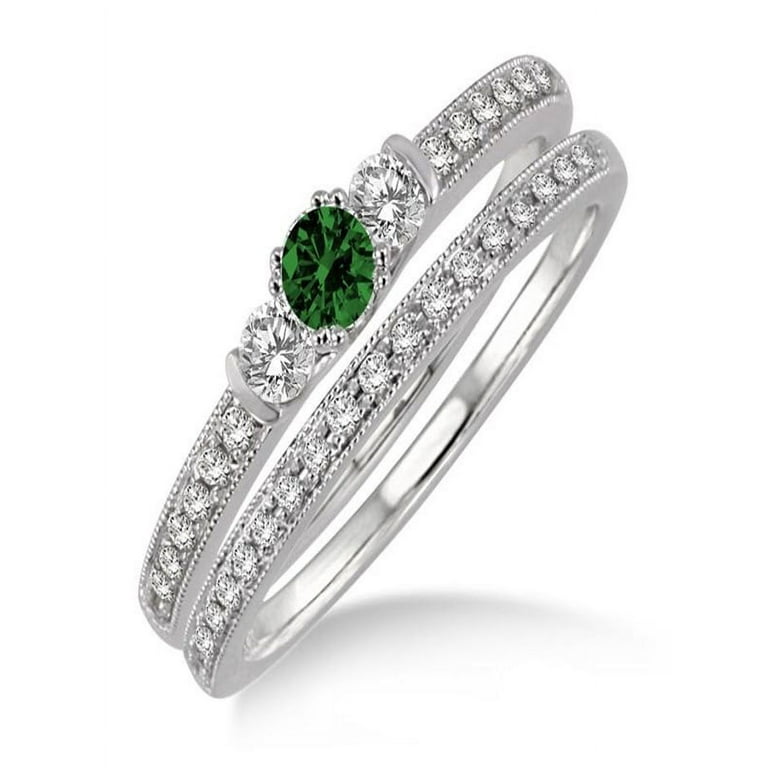 10K White Gold 1/5 CTW Diamond Three Stone Ring 10K White Gold 1/5 CTW Diamond Three Stone Ring