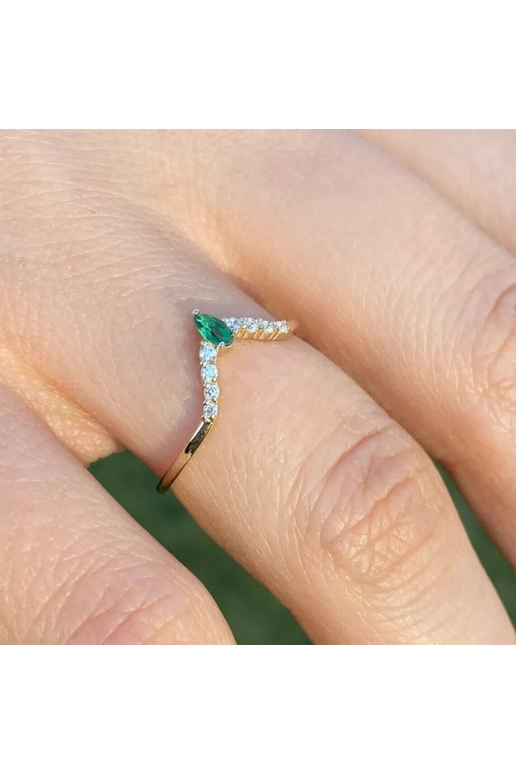 1.50Ct Pear Lab-Created Green Emerald Women Ring 14K Yellow Gold Plated