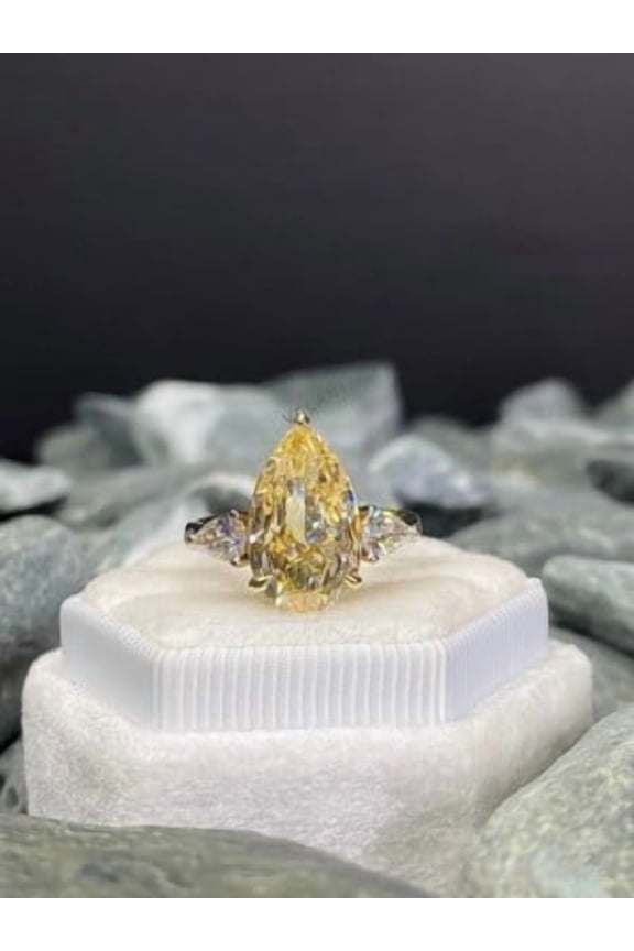 1.60Ct Lab Grown Diamond Ring 14K White Gold Pear Cut Fancy Vivid Yellow
