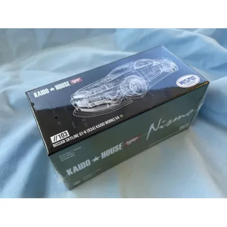 Dronehint.com 1:64 MINI GT Kaido Works V4 Nissan Skyline GT-R (R34)