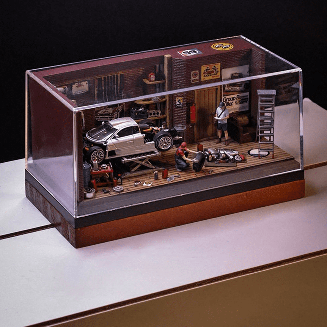 1/64 Scale Auto Repair Garage Diorama with LED Lighting, Miniature