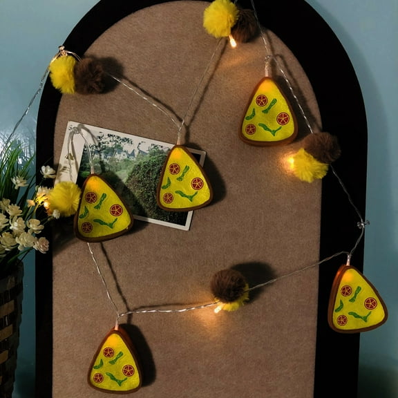 1.65m 10LED Pizza Slice String Lights, Warm White Fairy Lights - 5 Pizza + 5 2-Tone Pom-Pom Decor for Kitchen, Kids Room, Bedroom & Party