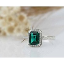 1.70Ct Emerald Cut Lab Created Green Emeraald Women's Engagement Ring 14K White Gold Plated