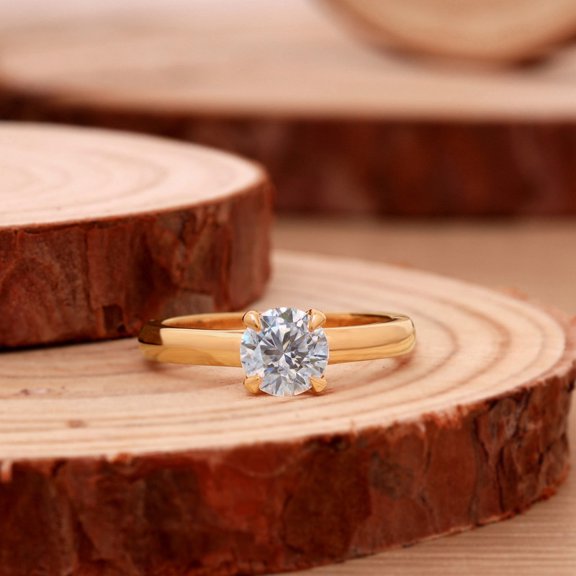 1 Carat Round Moissanite Solitaire Ring - Classic Four Prong Engagement Band - Sparkling Lab Created Diamond Christmas Gift for Her